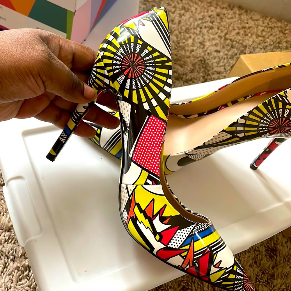 Brand new Aldo heels that can be worn casual or dressy. Very stylish